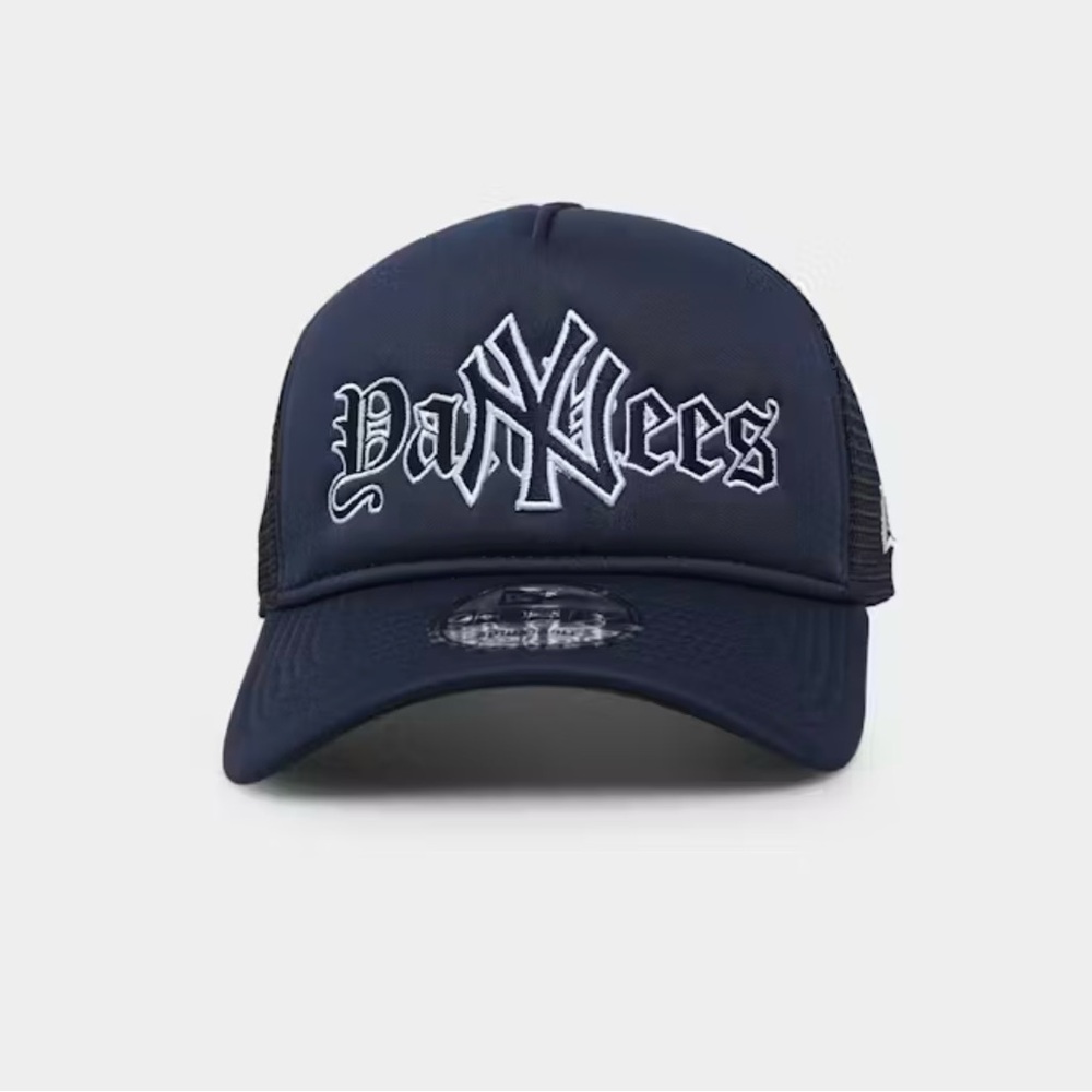 Culture Kings New York Yankees 'Gothic Script' Foam Front Trucker Snapback